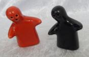 Black & Red Porcelain Hugging Salt & Pepper Shakers